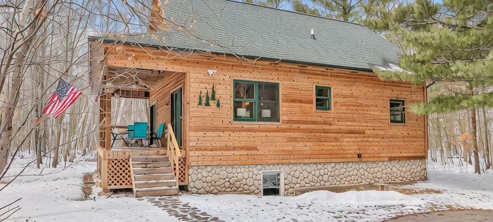 Private Modern Cabin with Hot Tub on 11 Acres - the Perfect up North Getaway バーネットのホテル