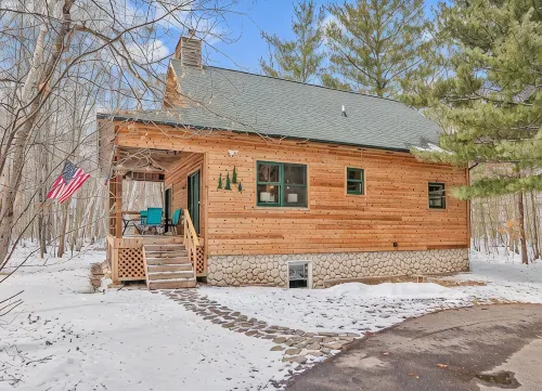 Private Modern Cabin with Hot Tub on 11 Acres - the Perfect up North Getaway