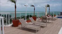 Prédio p/ Família No Bessa- Atlântico Norte- MH - Alojamientos