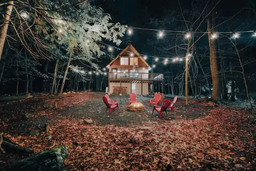 Cozy Poconos Getaway with Firepit, Beach & Lake Access. Minutes to the Beach