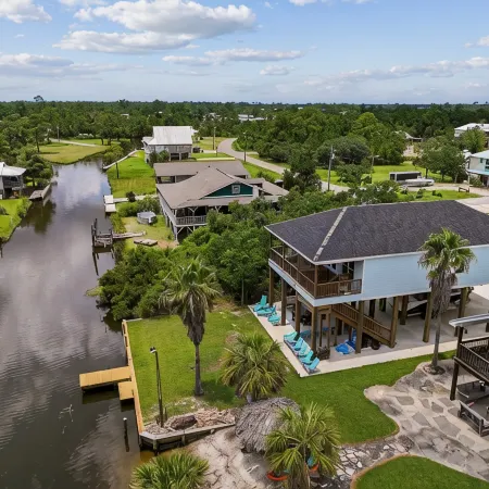 A Little Piece of Heaven-Waterfront-Views-Firepit-Family Friendly