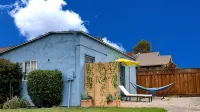 Large Private Oasis with Yard Space, Minutes to Downtown - Homestays