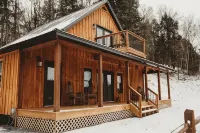 Luxury cabin on private drive. Fall foliage at its finest, waterfront access.