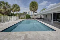 2 blocks to the beach-Dock-Ocean Access boating-Pool-Grill-Fully updated-Tikihut - Beach