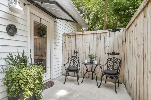 10/10 Rated • Private Garden Cottage Retreat • Minutes to Downtown - Country Houses