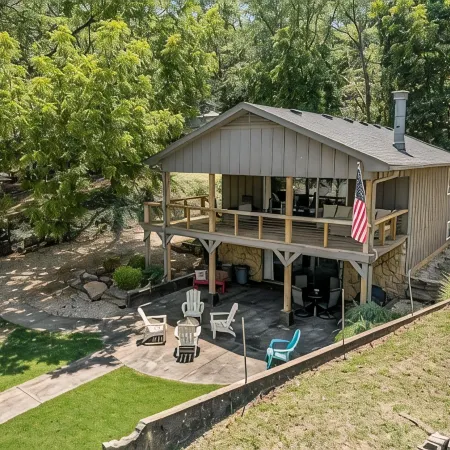 Remodeled cabin on Grand Lake with boat slip and boat dock.  Pet-Friendly!