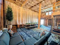 Swimming Hole, Omg Game Barn, Hot Tub, 2 Creeks