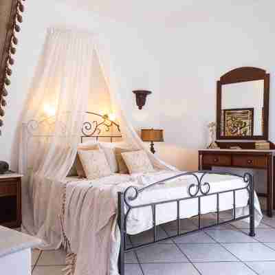 Sunrock Suites Rooms