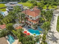 10+ bedrooms Luxury Mansion inside Wyndham Resort Spa and Casino, Puerto Rico - Pools