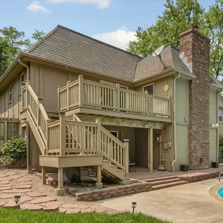 Spacious Home with Pool Hot Tub and Arcade Games . Great Quiet and Safe Location