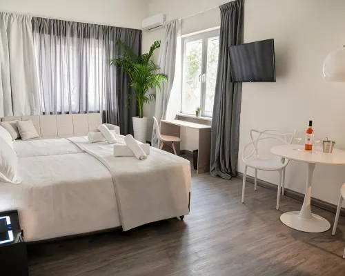 Celia Residence Hotels in Alimos