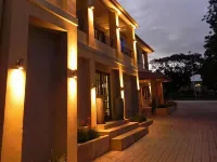 VJ's Guesthouse and Restaurant Hotels in Uitenhage