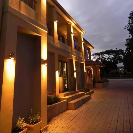 VJ's Guesthouse and Restaurant Отели в г. Эйтенхахе