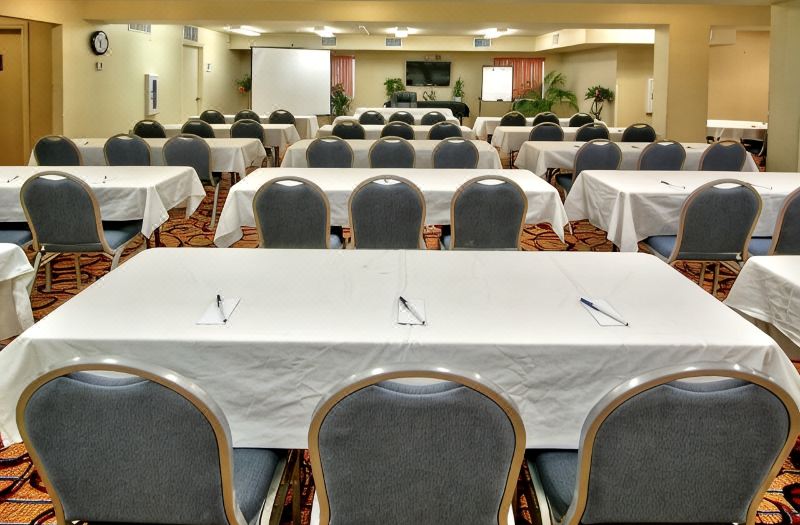 MCM Elegante Suites photo 5