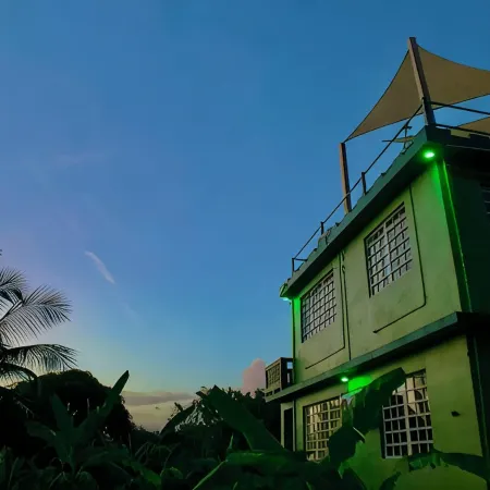 Casa Verde - 180° Ocean Views Rooftop Deck - King Beds