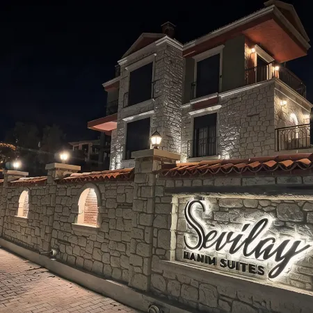 Sevilay Hanim Otel Отели в г. Чешме