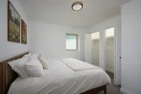 Hot Tub & Mtn Views - 5Br Sleeps 12 - Pool Table - Minutes to Town & Hot Springs - balcony