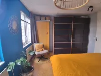 Comfortable home close to train station and Amsterdam - 2-Star