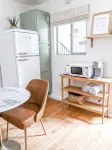 Bright and cozy modern studio steps from the beach - Kondo