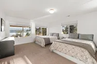 Lakeview Retreat – Spacious 6,000 Sq Ft Home on 21 Acres - balcony
