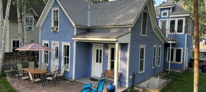 MODERN Monet Blue Aspen Victorian Whole House In Town,  with Private Hot Tub! Hotels in Aspen