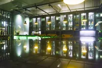 Maple Hotel Grogol - bar