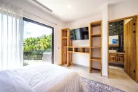 Private Luxury Villa Prime Location South End of Jaco Beach, Gated Community.
