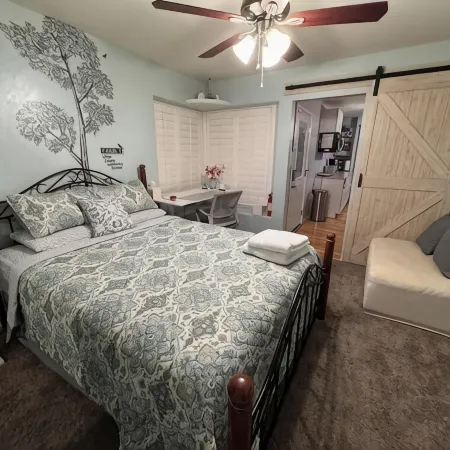 Beautiful 2 room guest ste in upscale Willow Creek