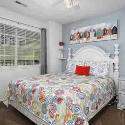 Charming 2-bedroom Penthouse condo with AC, WiFi in lovely BransonMo Rooms