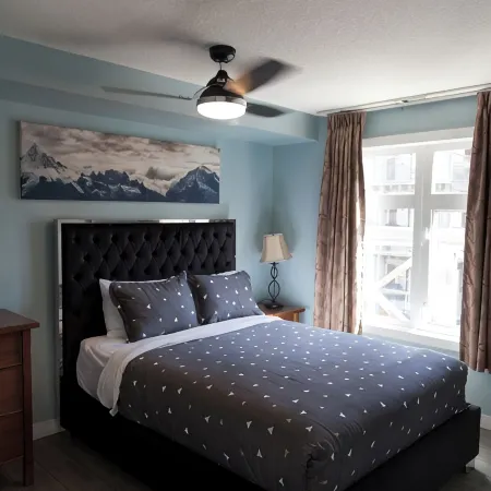 Exclusive Canmore Retreat: Mountain View Apartment Steps from Downtown