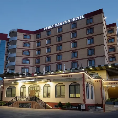PETRA CANYON HOTEL