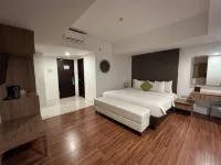 Arch Hotel Bogor - parking