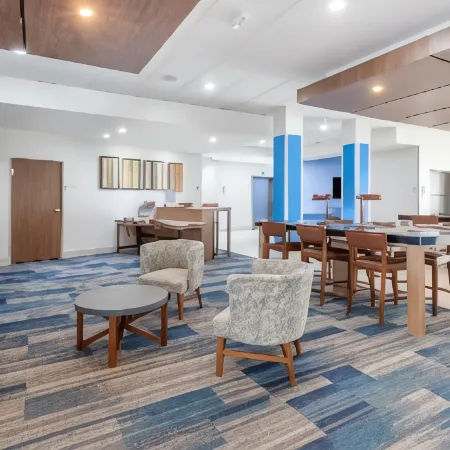 Holiday Inn Express & Suites KEARNEY by IHG