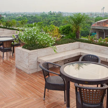Casa Reina Apartments Gulberg III (Apt 105)