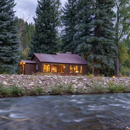 The Call of the Water - Private luxury cabin on river in San Juan Nat Forest!
