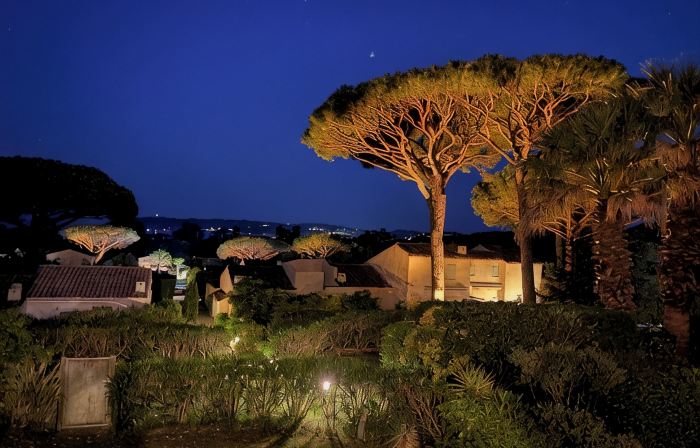 Apartment with pool, 300m beaches Tahiti, Moorea, Ramatuelle, St-Tropez.