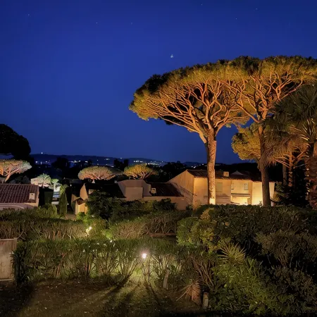 Apartment with pool, 300m beaches Tahiti, Moorea, Ramatuelle, St-Tropez.