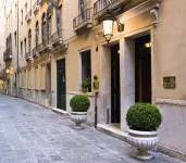 Bellevue Luxury Rooms - San Marco Luxury - Bed and Breakfasts