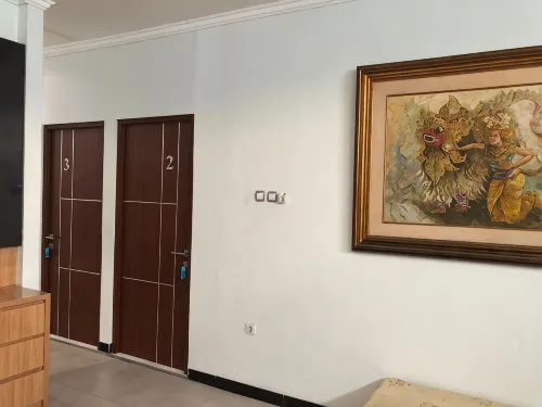 Bening Asri Guesthouse - Pensions