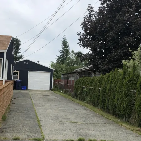 Welcome to S. Rochester in Tacoma! 2BR, 1BA house!