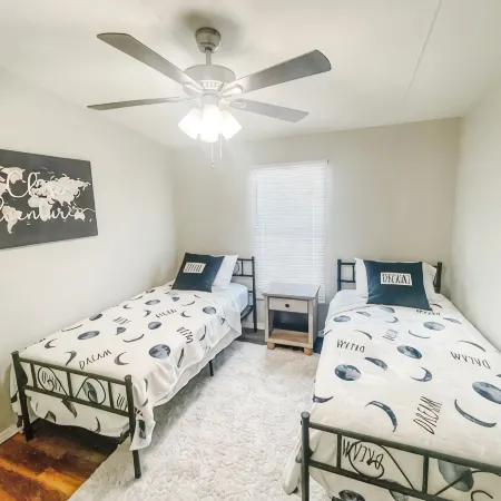 "Smooth Sailing" less than 10 minutes from Lake Texoma and Choctaw Casino