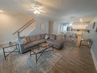 Brand New 3 BR, 3.5 Bath Waterfront Townhouse - 4-نجوم