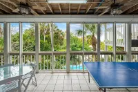 BEACHFRONT, HEATED POOL, KAYAKS/SUP, LANAI W/ GULF VIEWS, 85' DOCK, 2 GOLF CARTS - 4星級