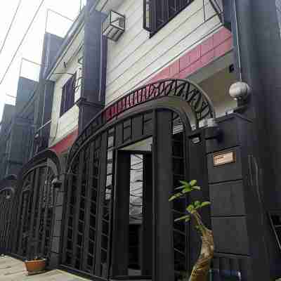 Jil's Apartelle Hotel Exterior