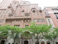 ويست سايد واي ام سي آي Hotels near إيست سايد العليا