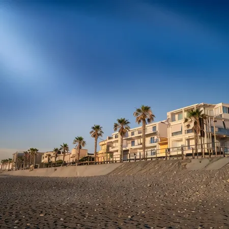 Modern apartment with sea view, top amenities and private parking space