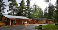 Overlook Inn & Cabins - parking
