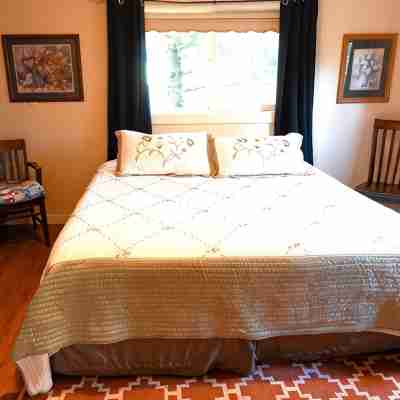 Perfect Location, Comfortable & Convenient for a long-term stay w/two bedrooms Rooms