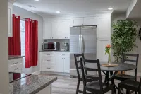 Spacious Basement Apartment - 3성급