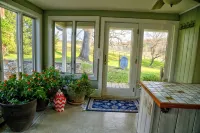 Private 18th Century Farmhouse in Virginia Wine Country with Hot Tub - Wifi